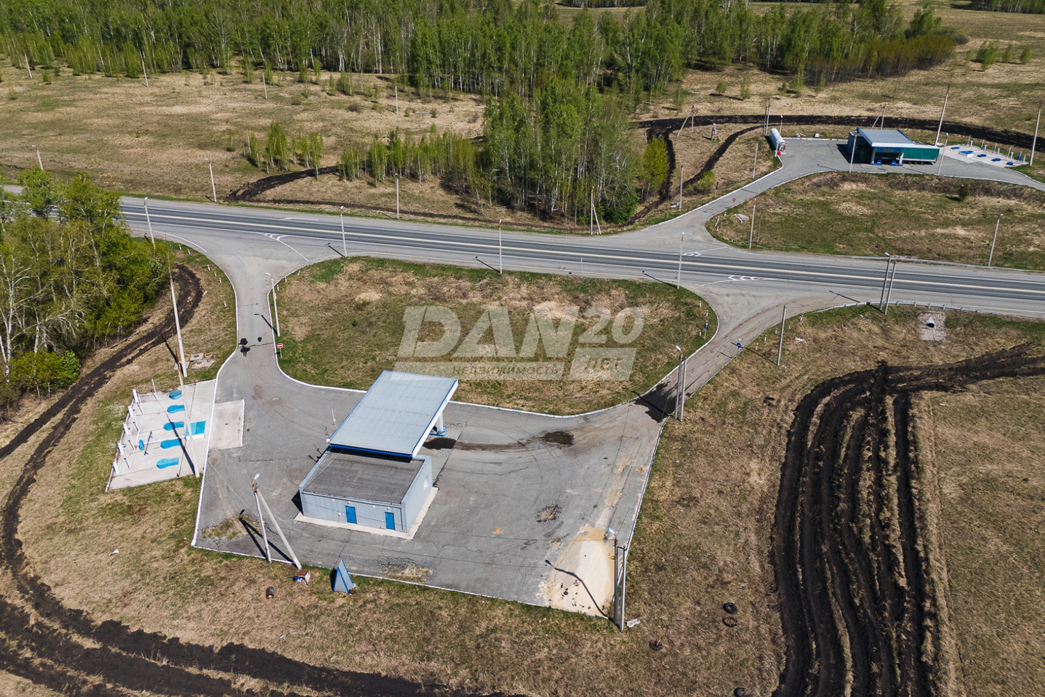 Земельный участок 14000 м²