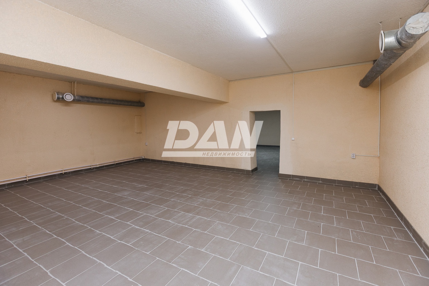 Помещение свободного назначения 610 м²