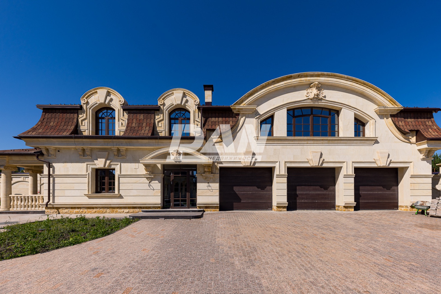 Помещение свободного назначения 1736,3 м²
