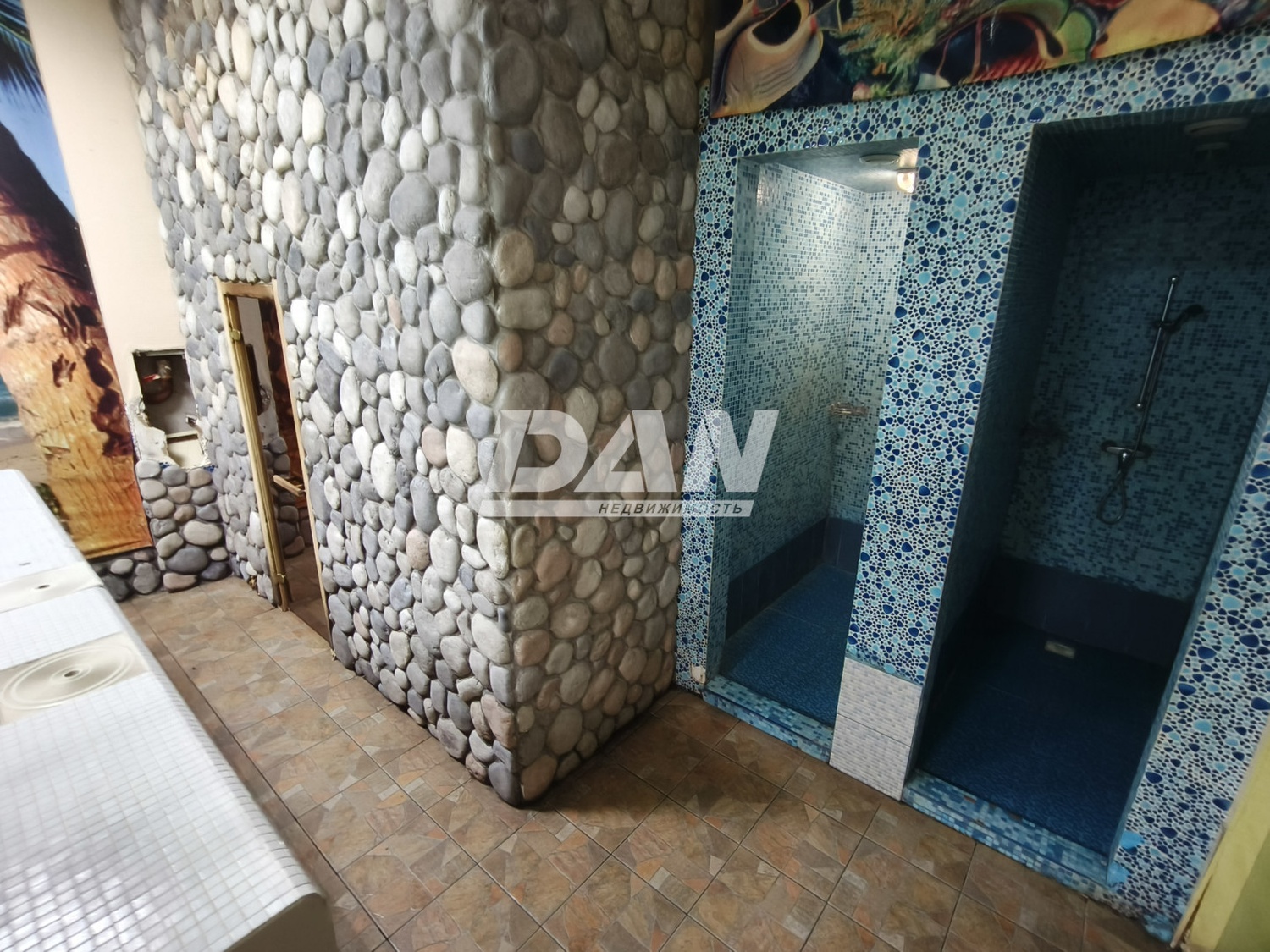 Торговая площадь 283 м²