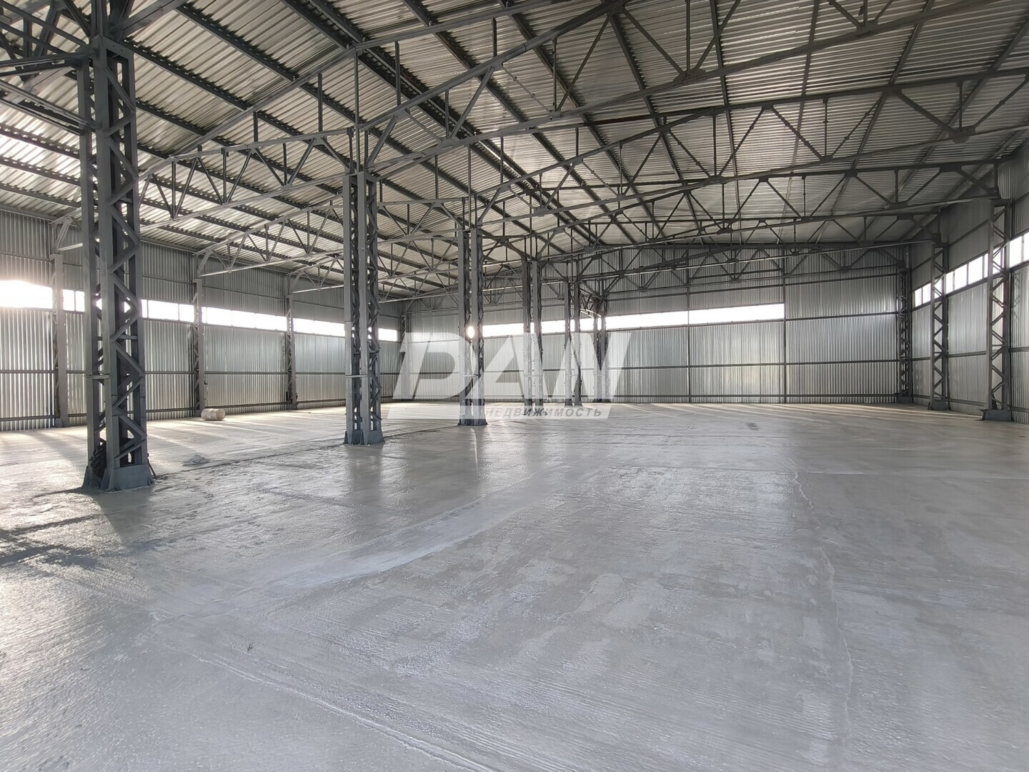 Склад 1300 м²
