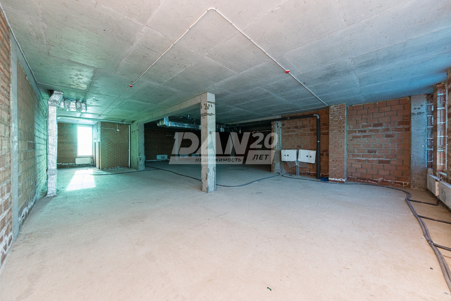 Торговая площадь 298,6 м²