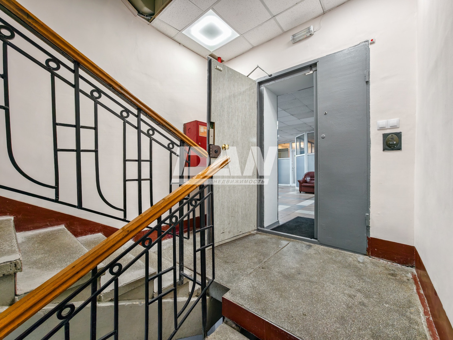 Офис 1050,9 м²