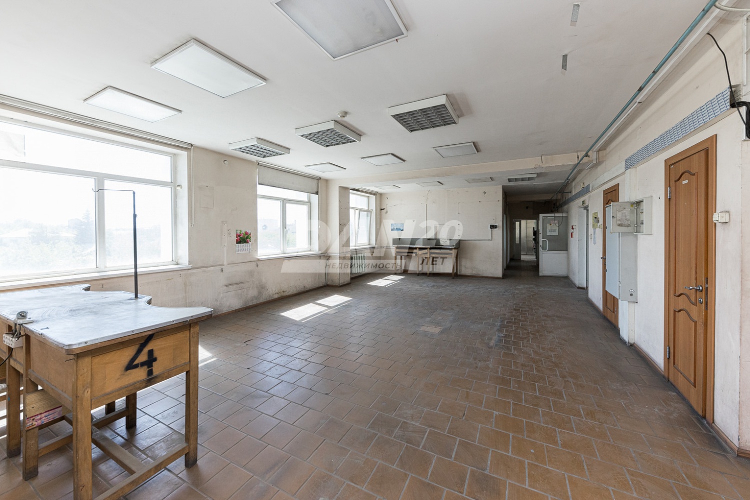 Помещение свободного назначения 1380 м²