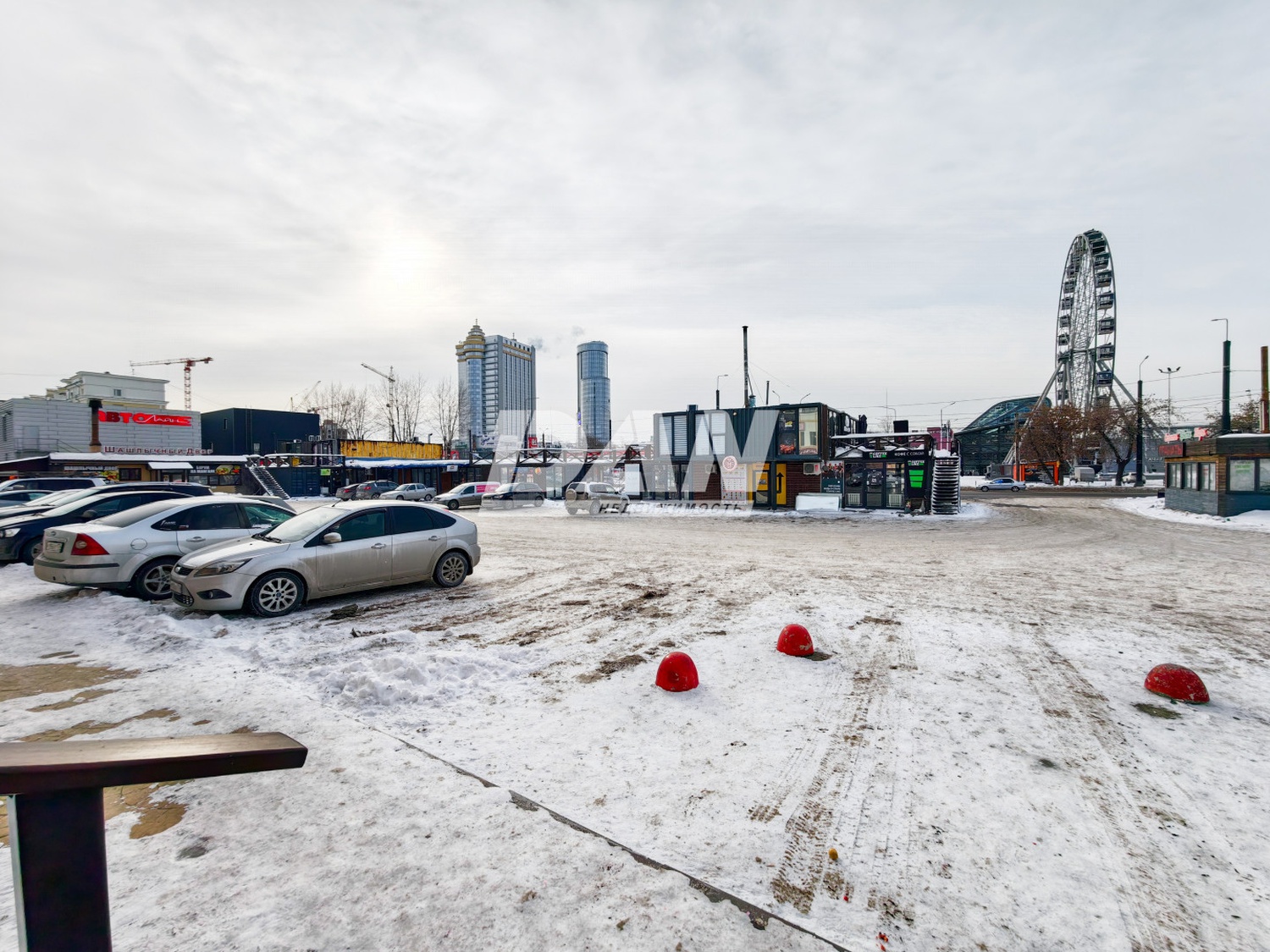 Торговая площадь 1486 м²