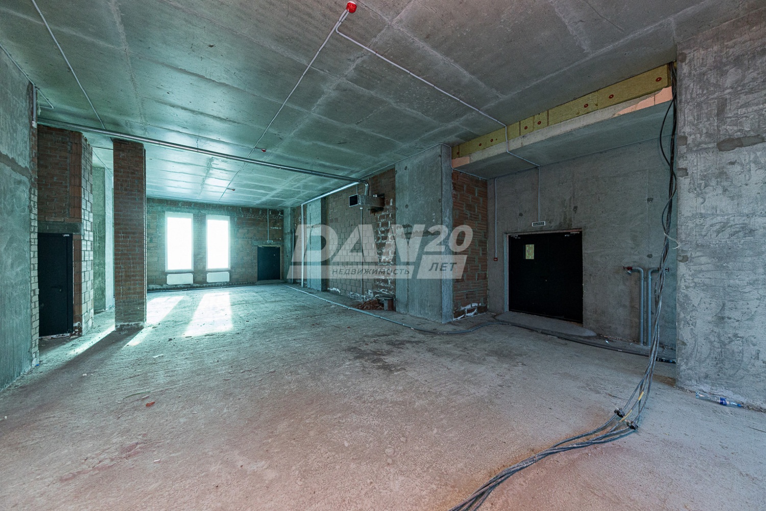 Торговая площадь 296,8 м²