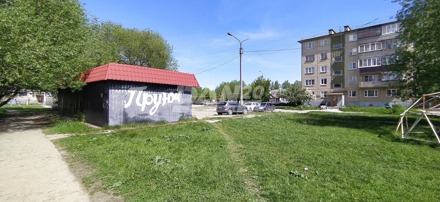 Земельный участок 100 м²