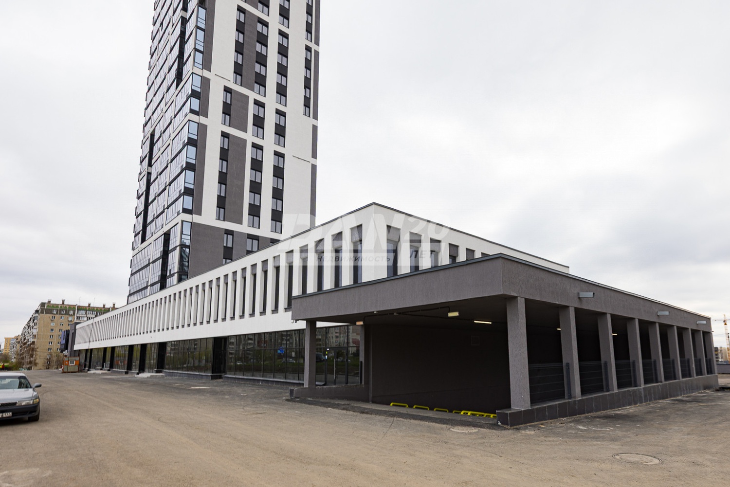 Торговая площадь 296,8 м²