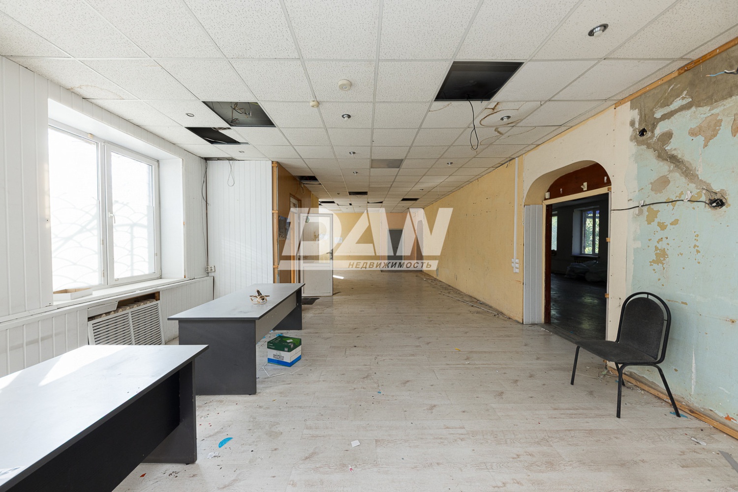 Торговое помещение 300 м²