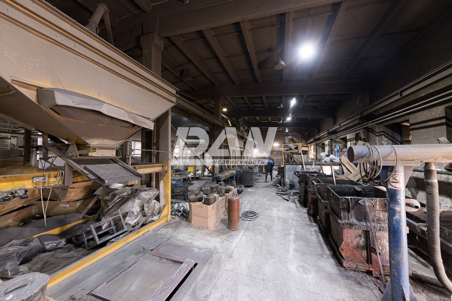 Производственное помещение 2557 м²