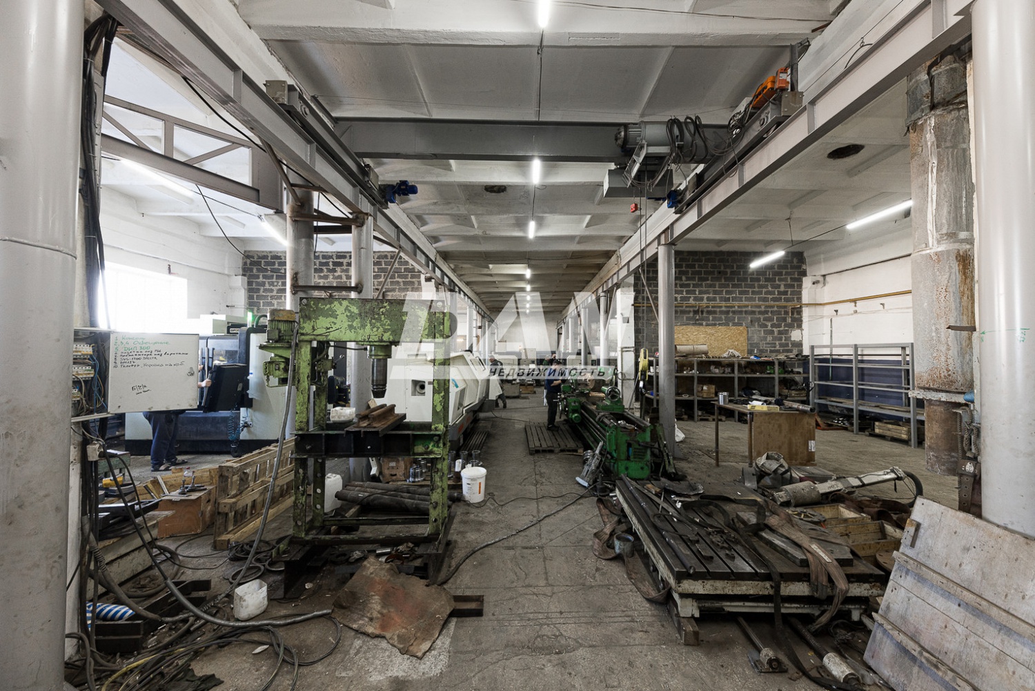 Производственное помещение 1301 м²