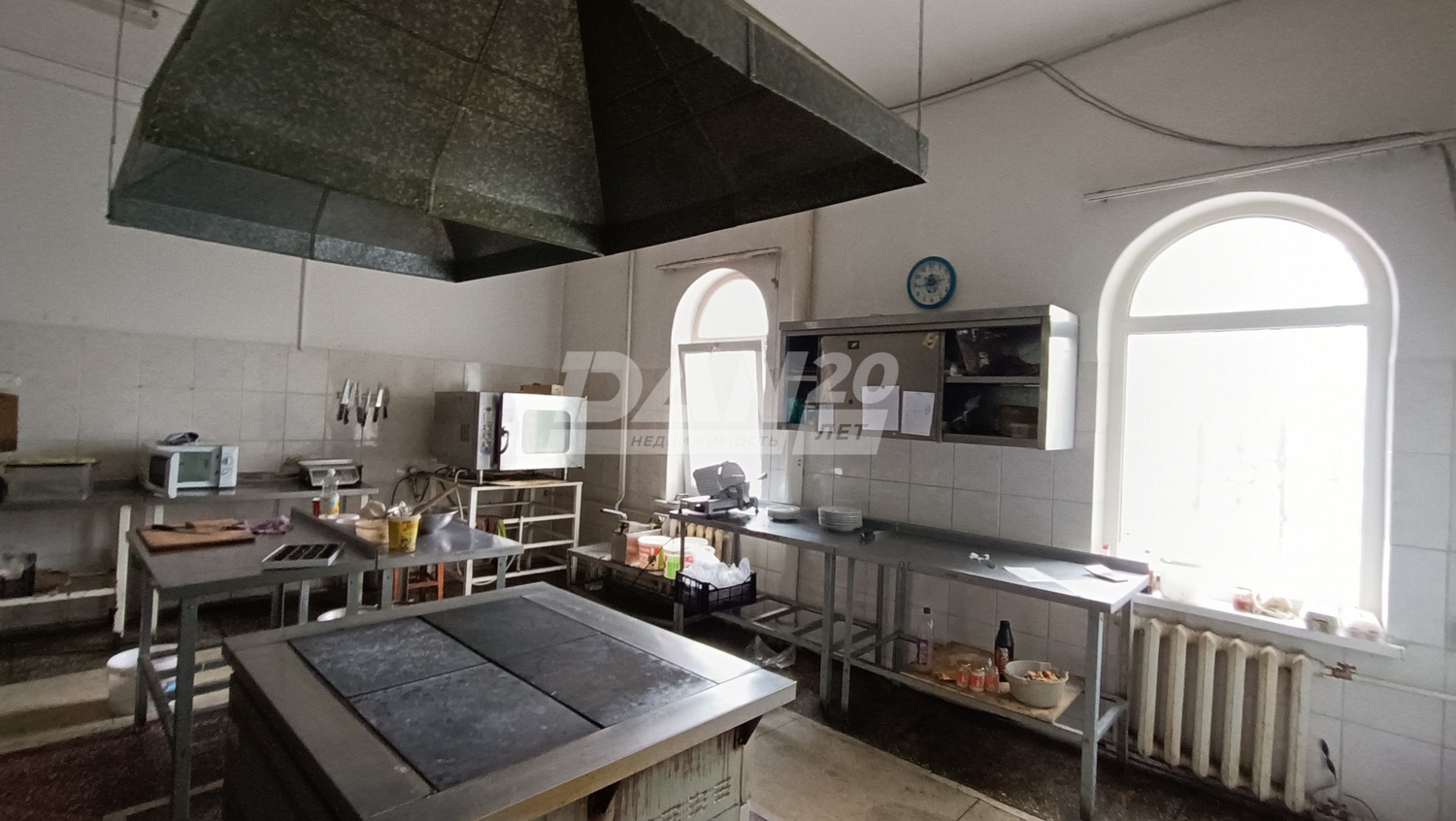 Помещение свободного назначения 587,8 м²