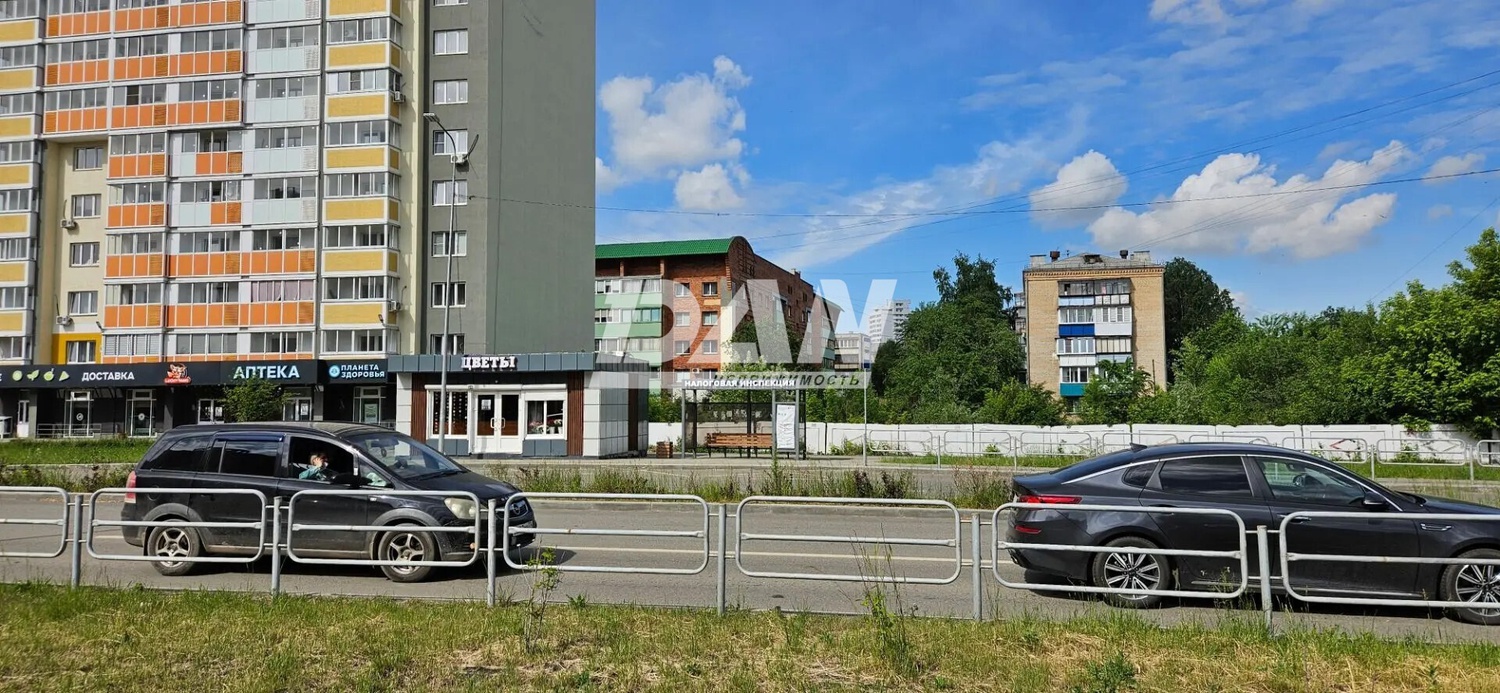 Торговое помещение 556,3 м²