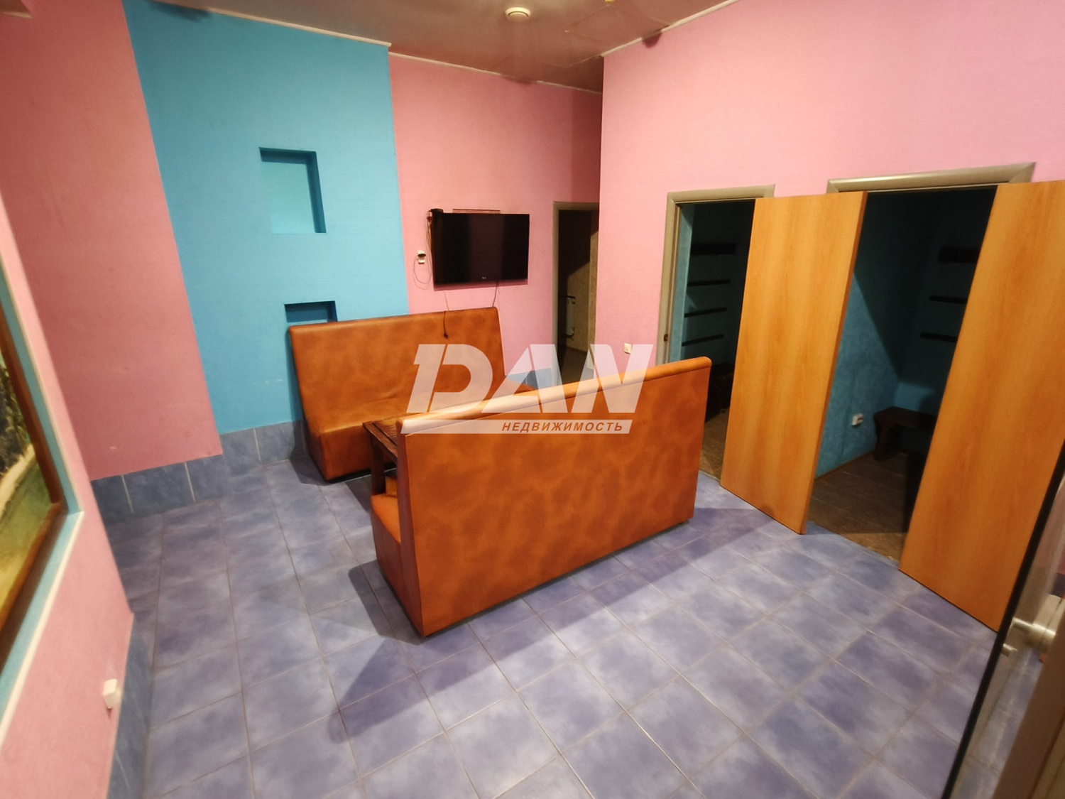 Торговая площадь 283 м²