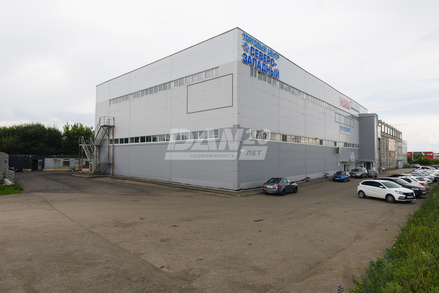 Торговая площадь 5000 м²