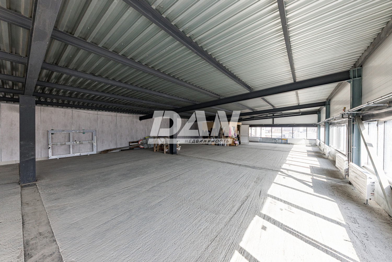 Торговое помещение 378,3 м²