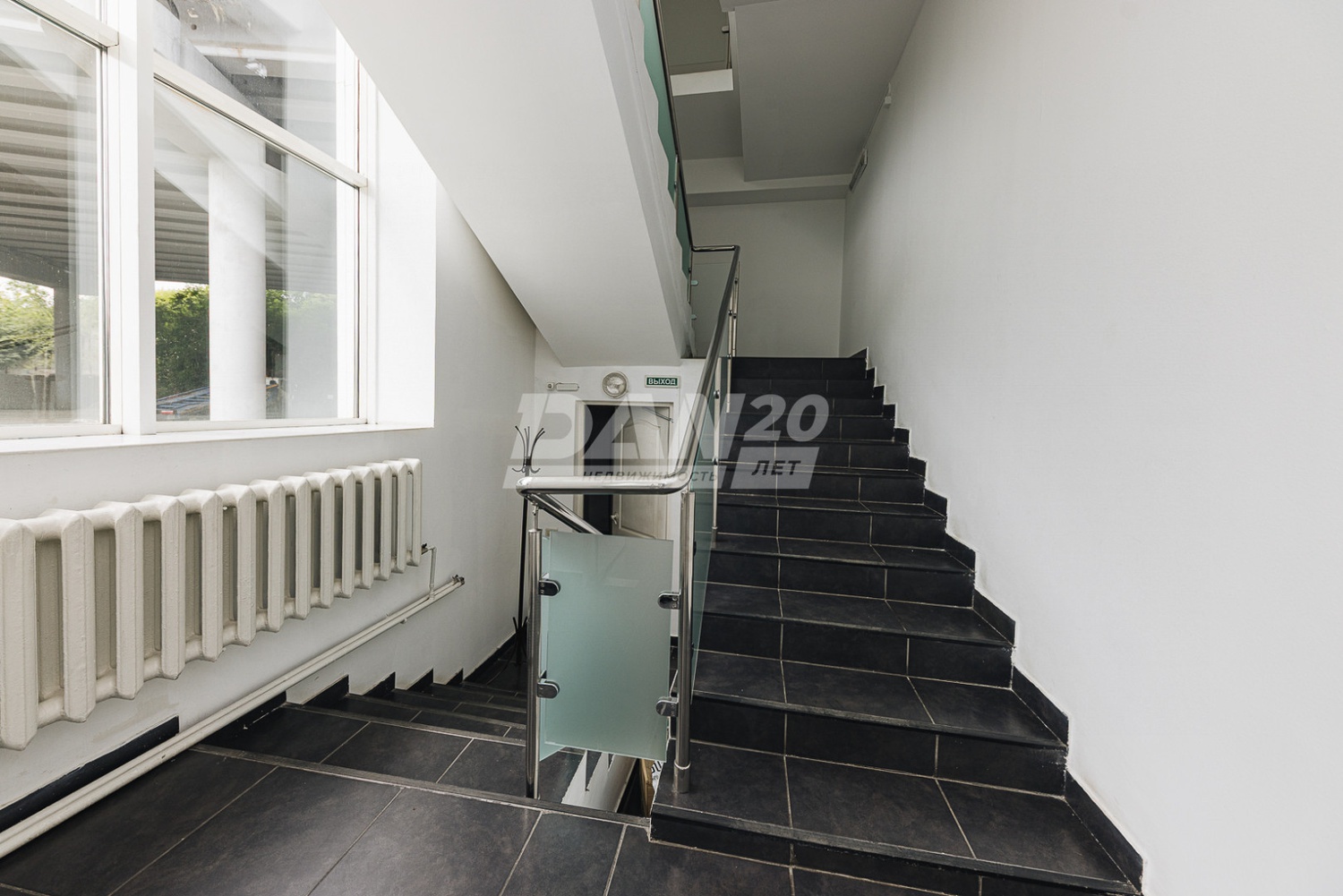 Торговая площадь 1625 м²