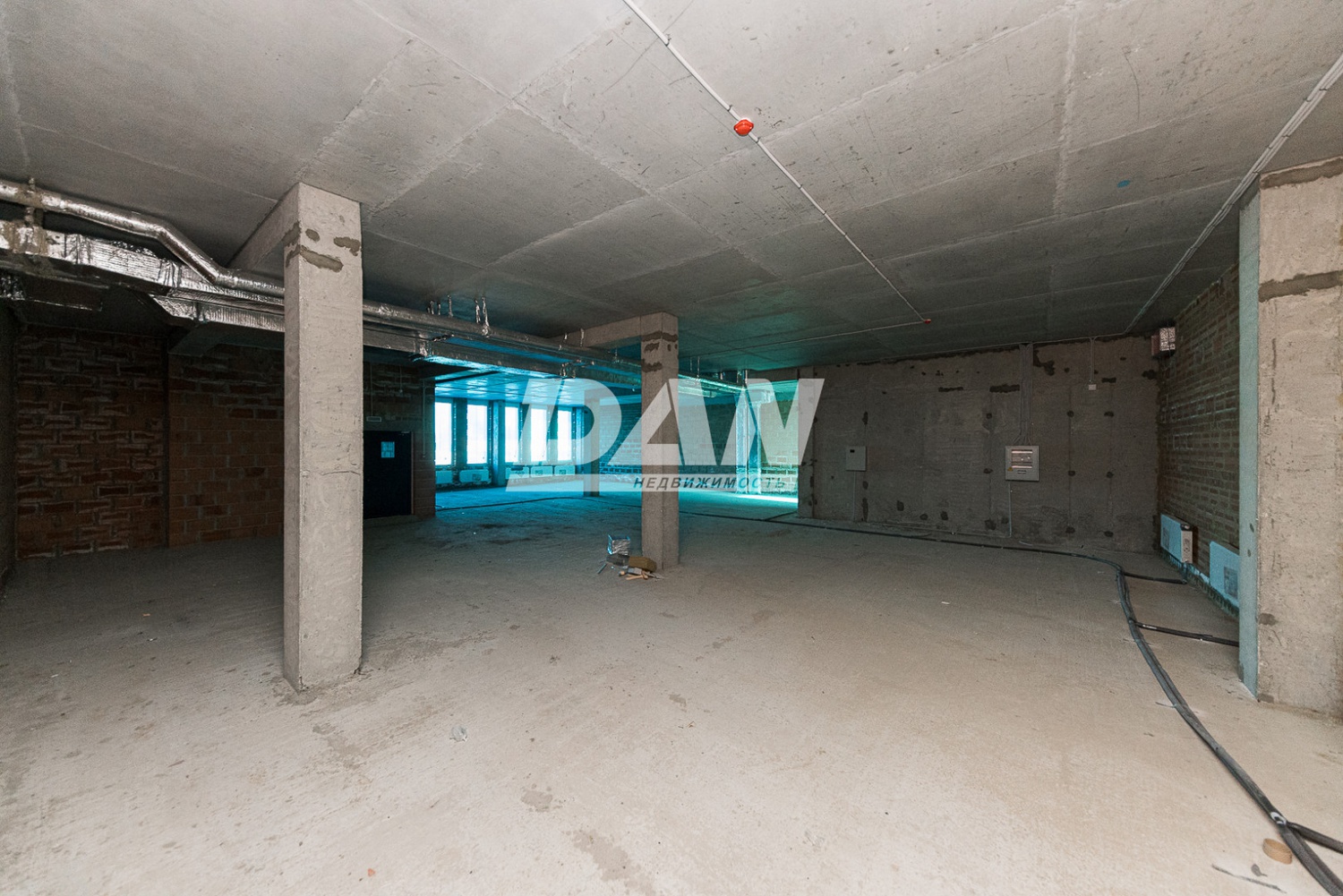 Торговая площадь 298,6 м²