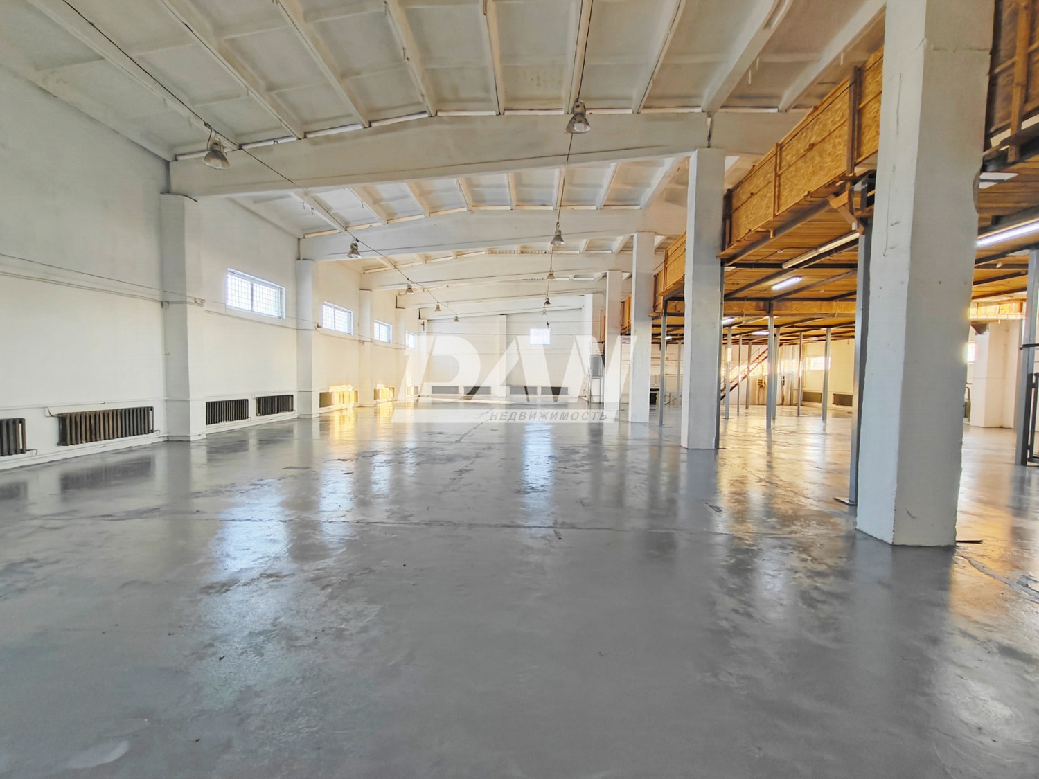 Склад 891,8 м²