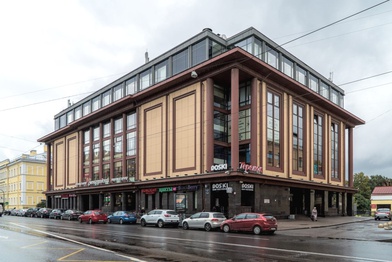 «Адамант» может продать ТК «Звенигородский» в Петербурге