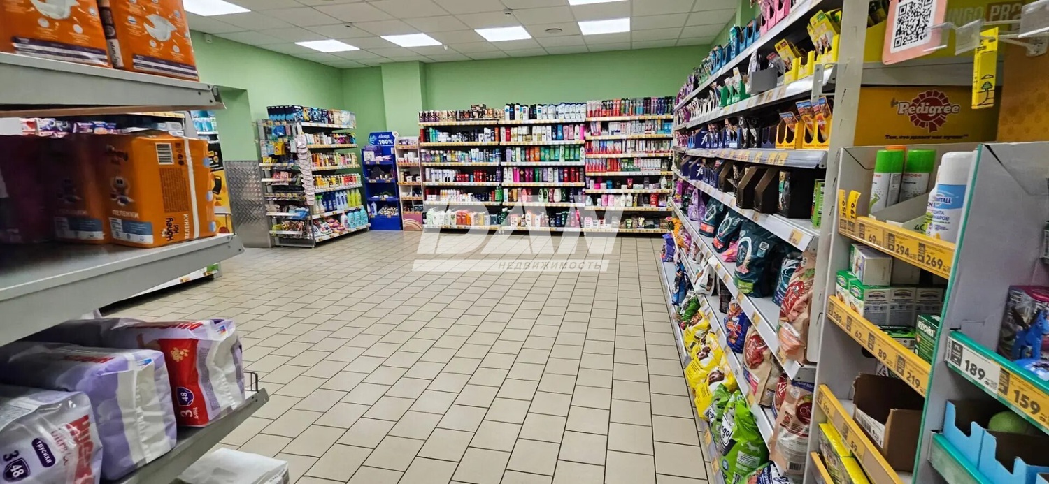 Торговое помещение 556,3 м²