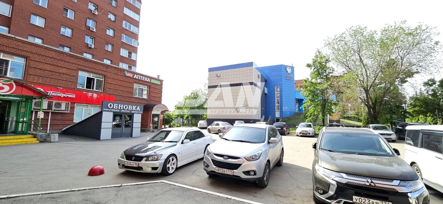 Торговое помещение 556,3 м²