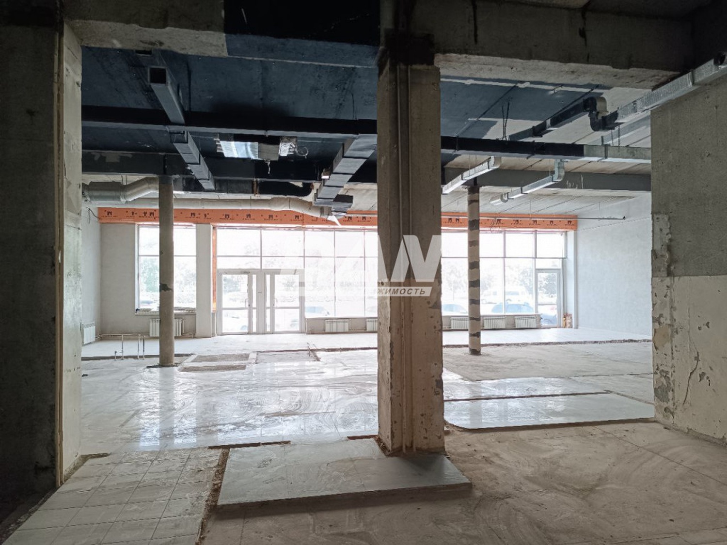 Торговое помещение 296 м²