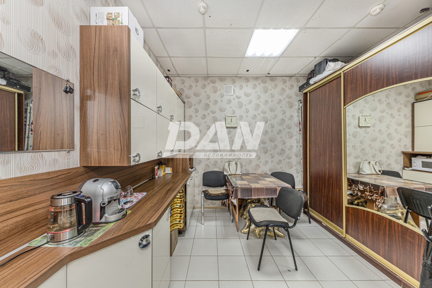 Торговое помещение 232 м²