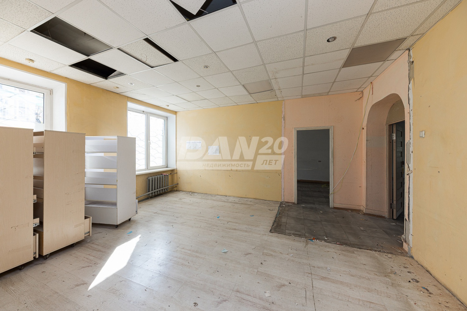 Торговое помещение 300 м²