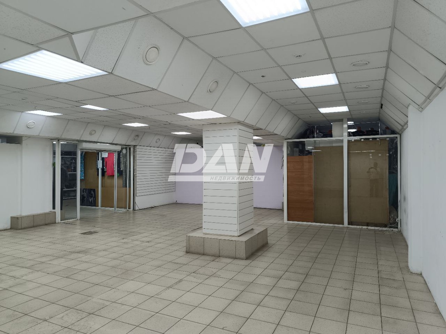 Торговое помещение 97 м²