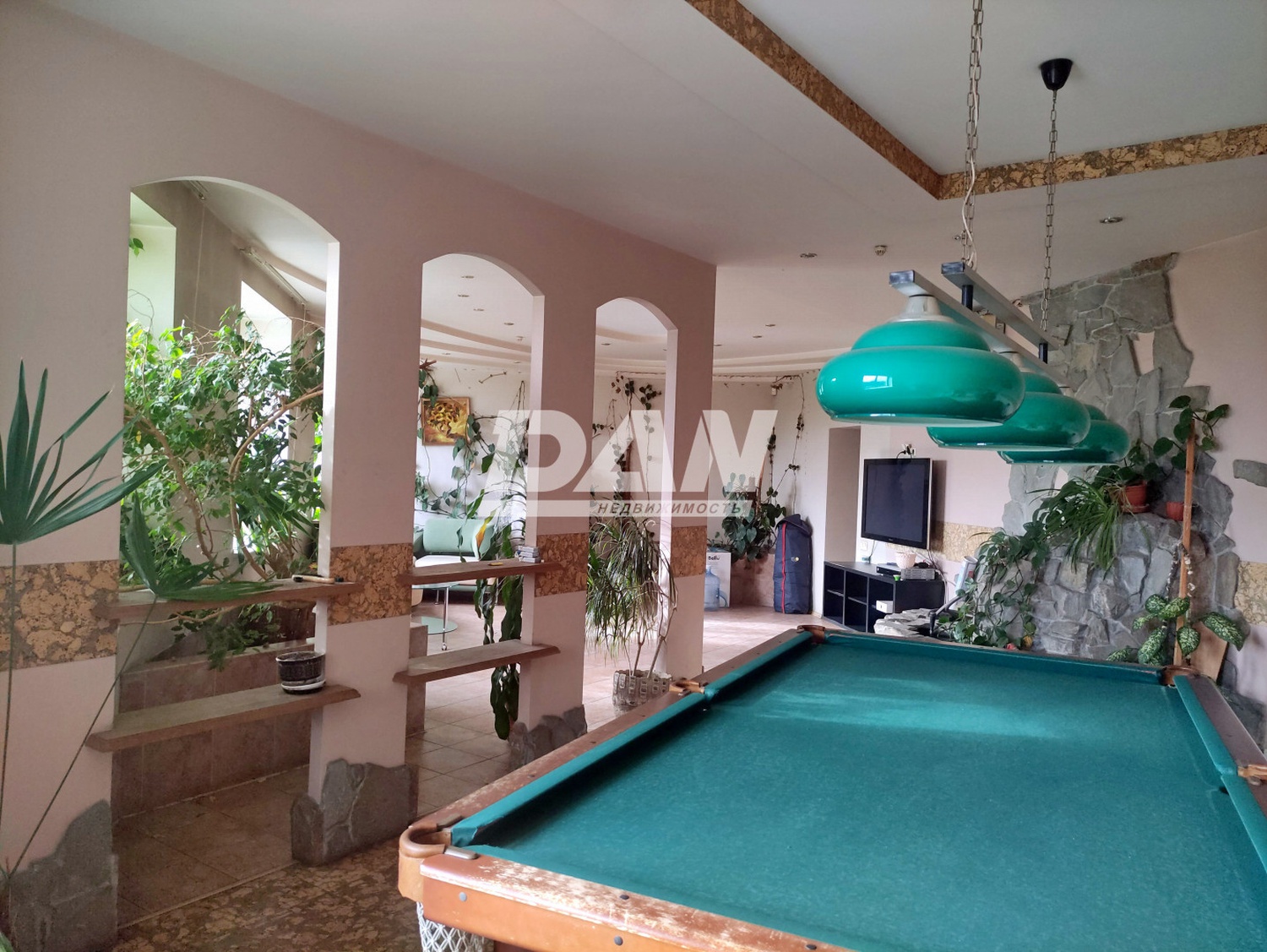 Офис 1030,2 м²