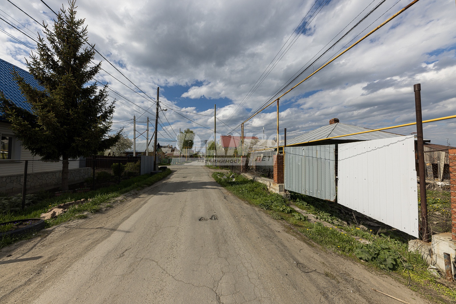 Земельный участок 1700 м²