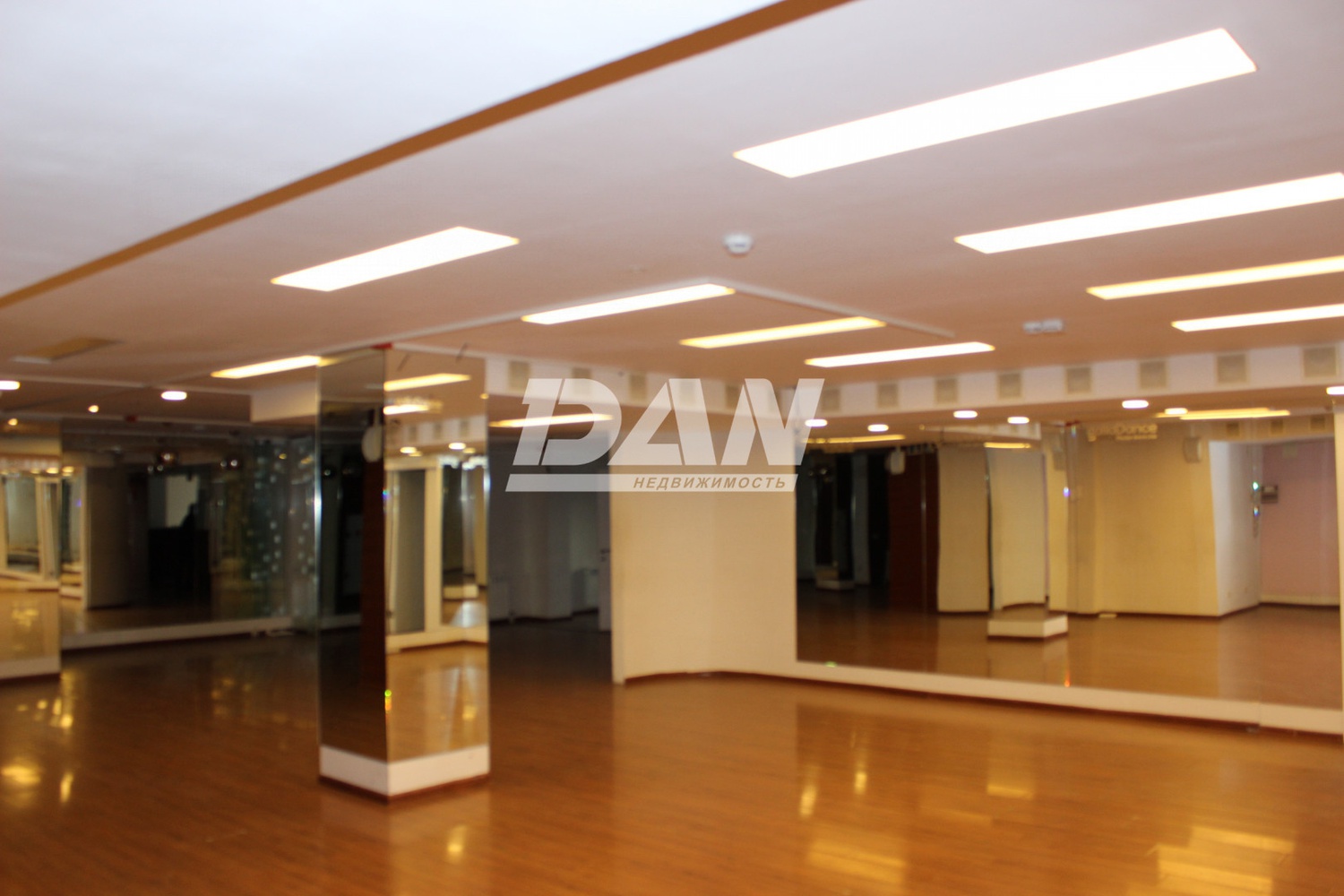 Помещение свободного назначения 897,7 м²