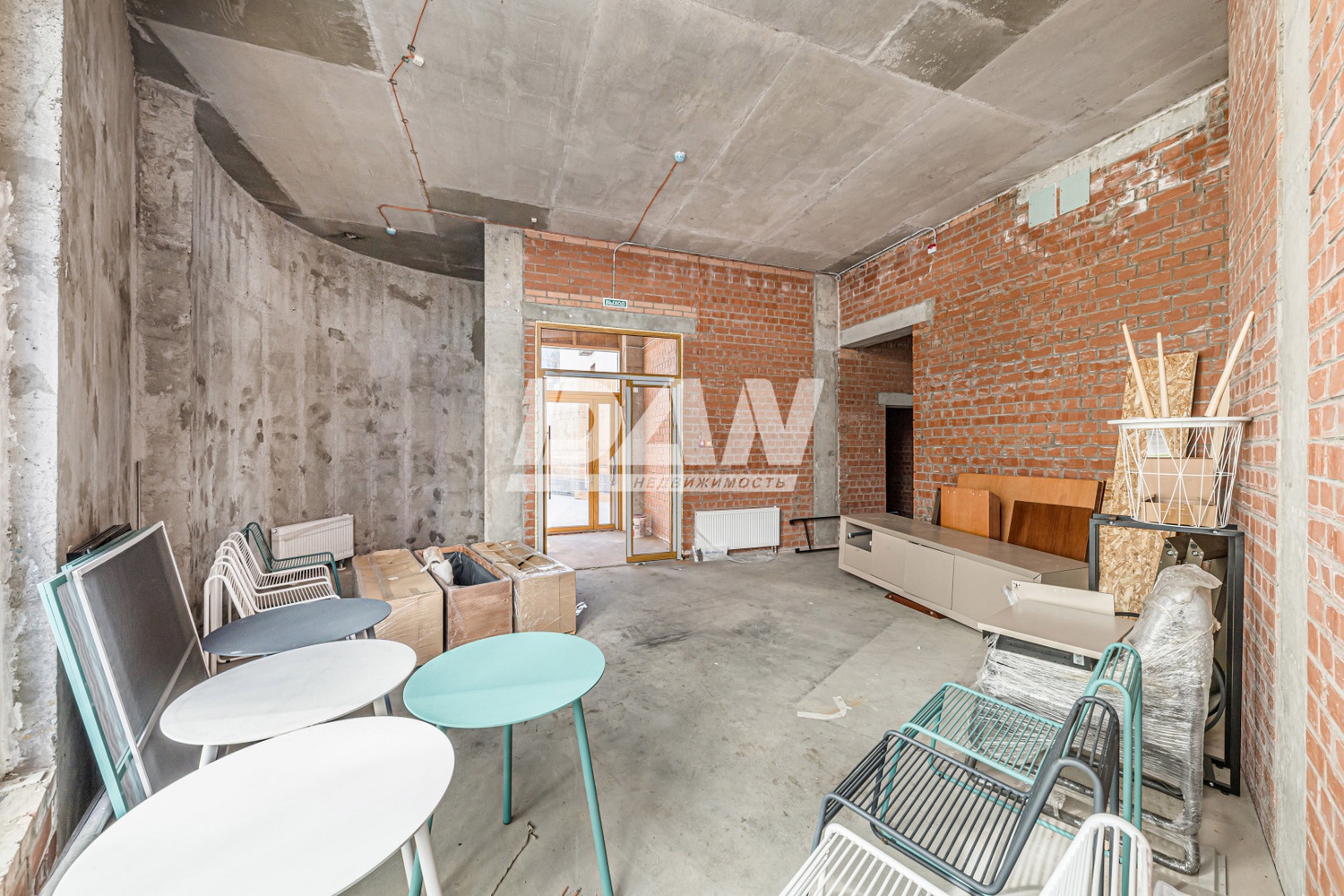 Торговая площадь 599,7 м²