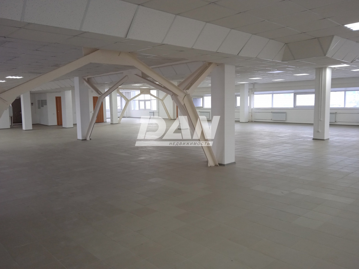 Помещение свободного назначения 600 м²