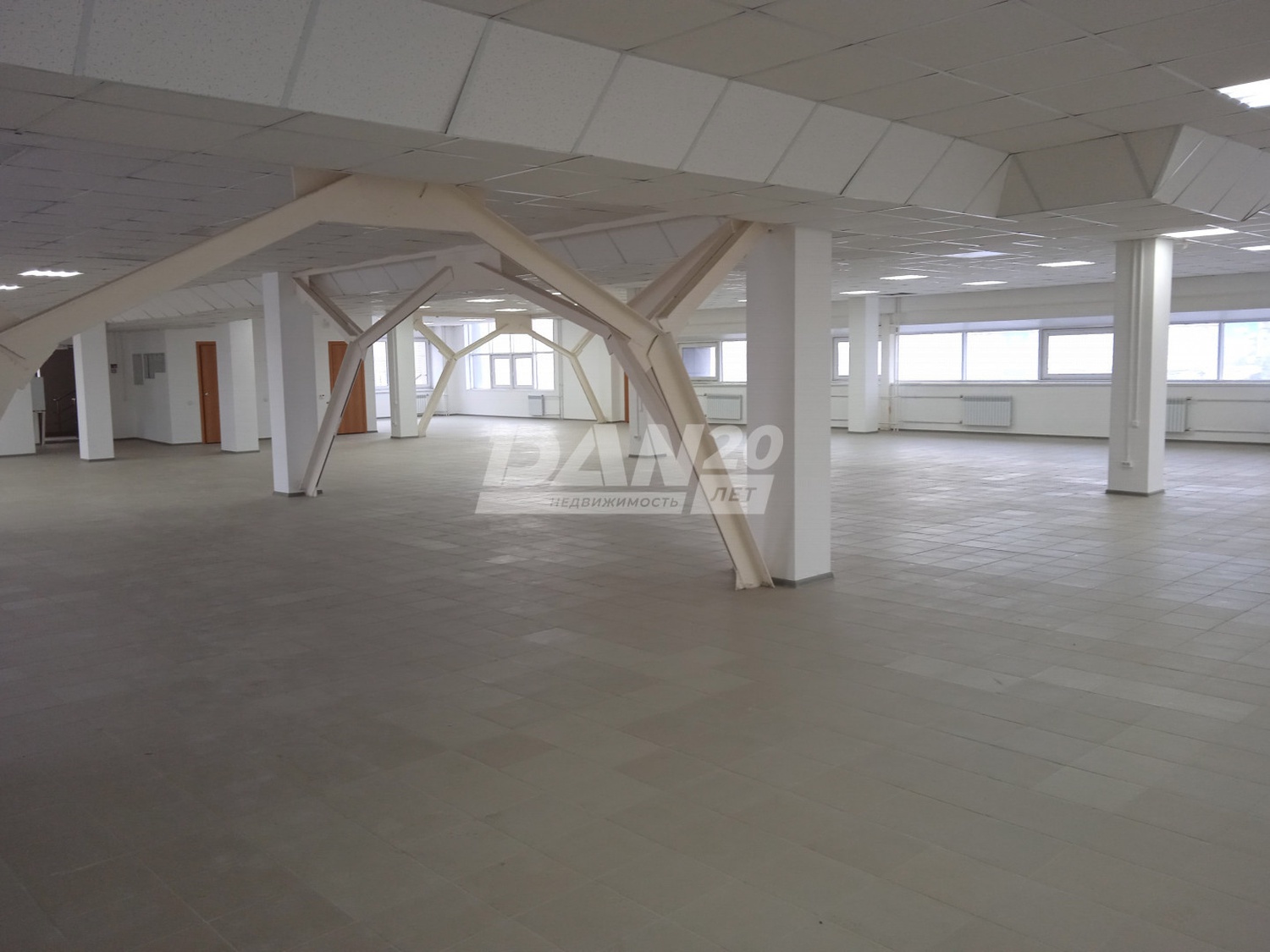 Помещение свободного назначения 600 м²