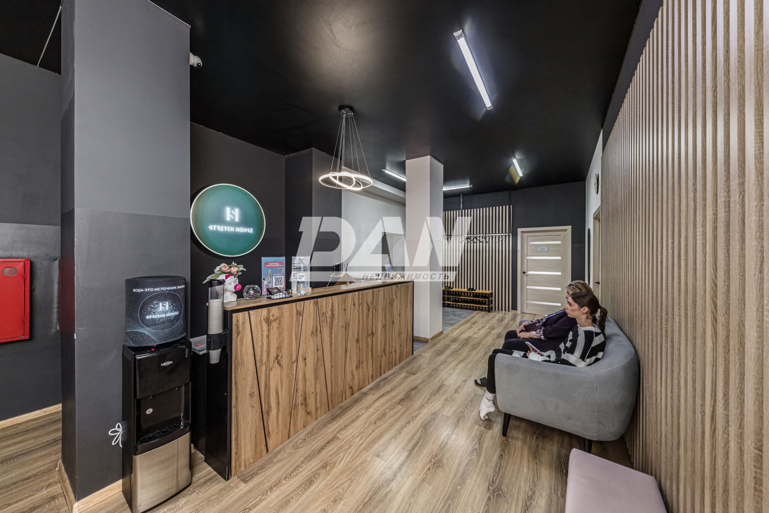 Помещение свободного назначения 271 м²