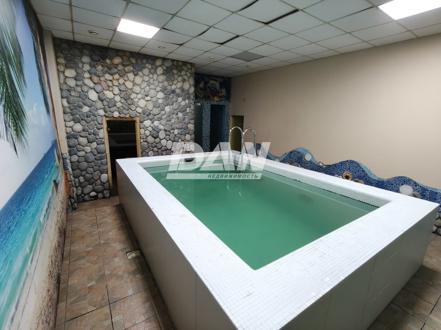 Торговая площадь 283 м²