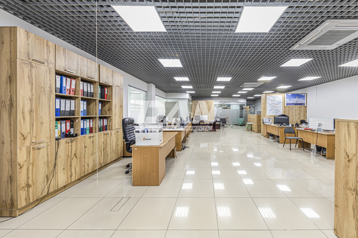 Торговая площадь 372 м²