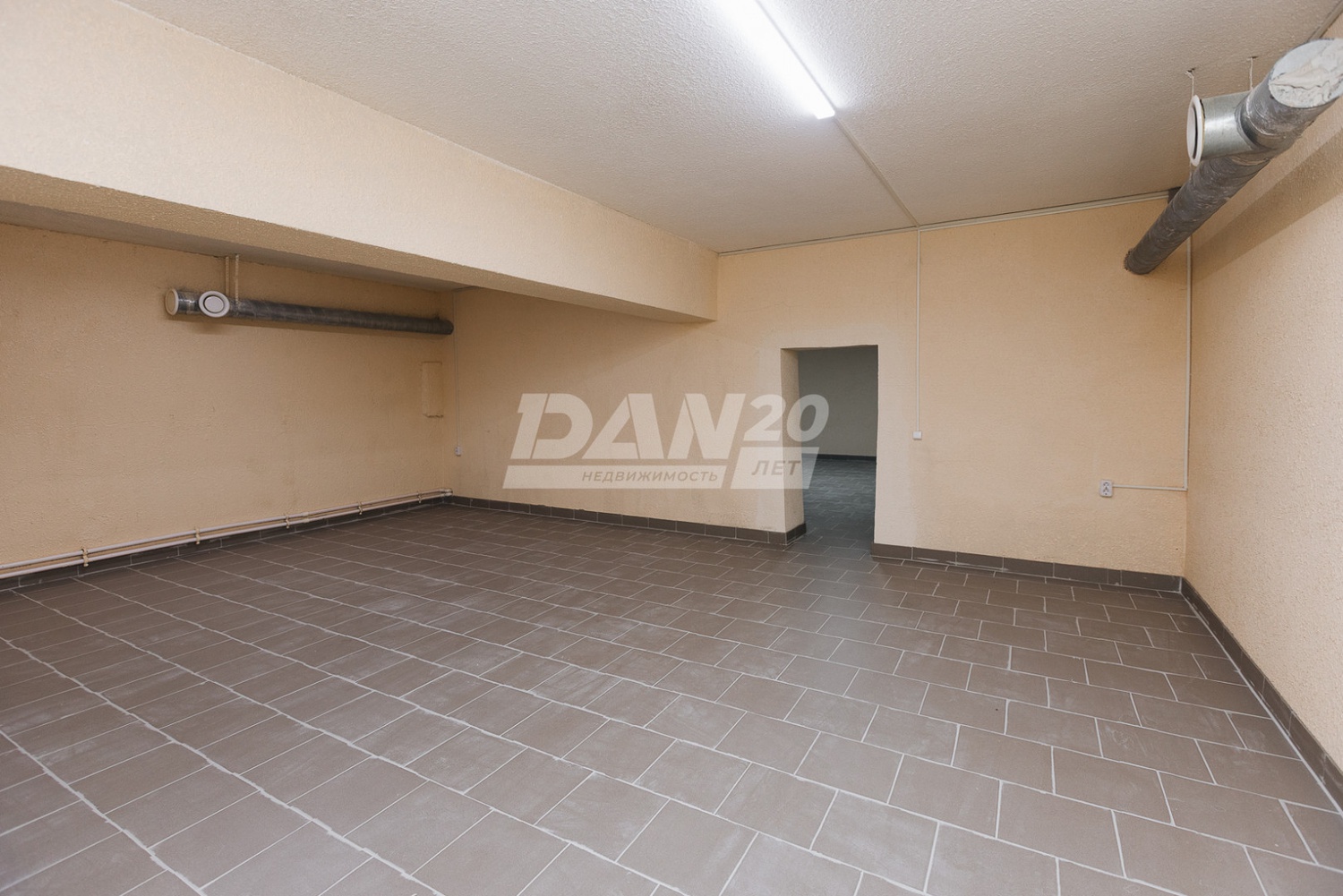 Помещение свободного назначения 610 м²