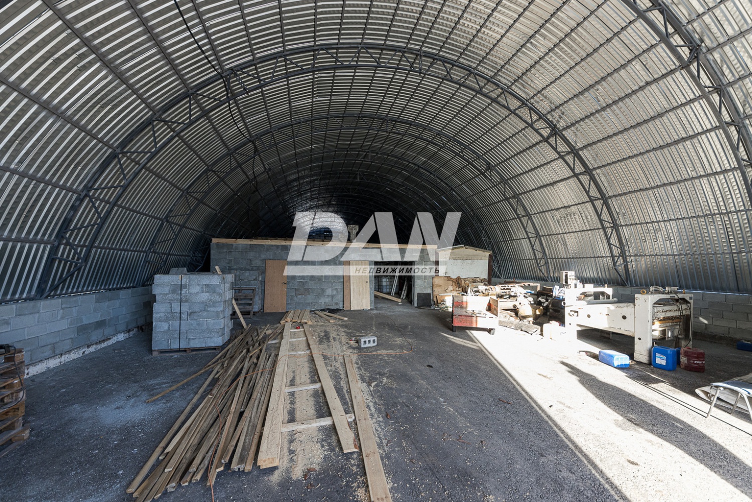 Производственное помещение 1137 м²