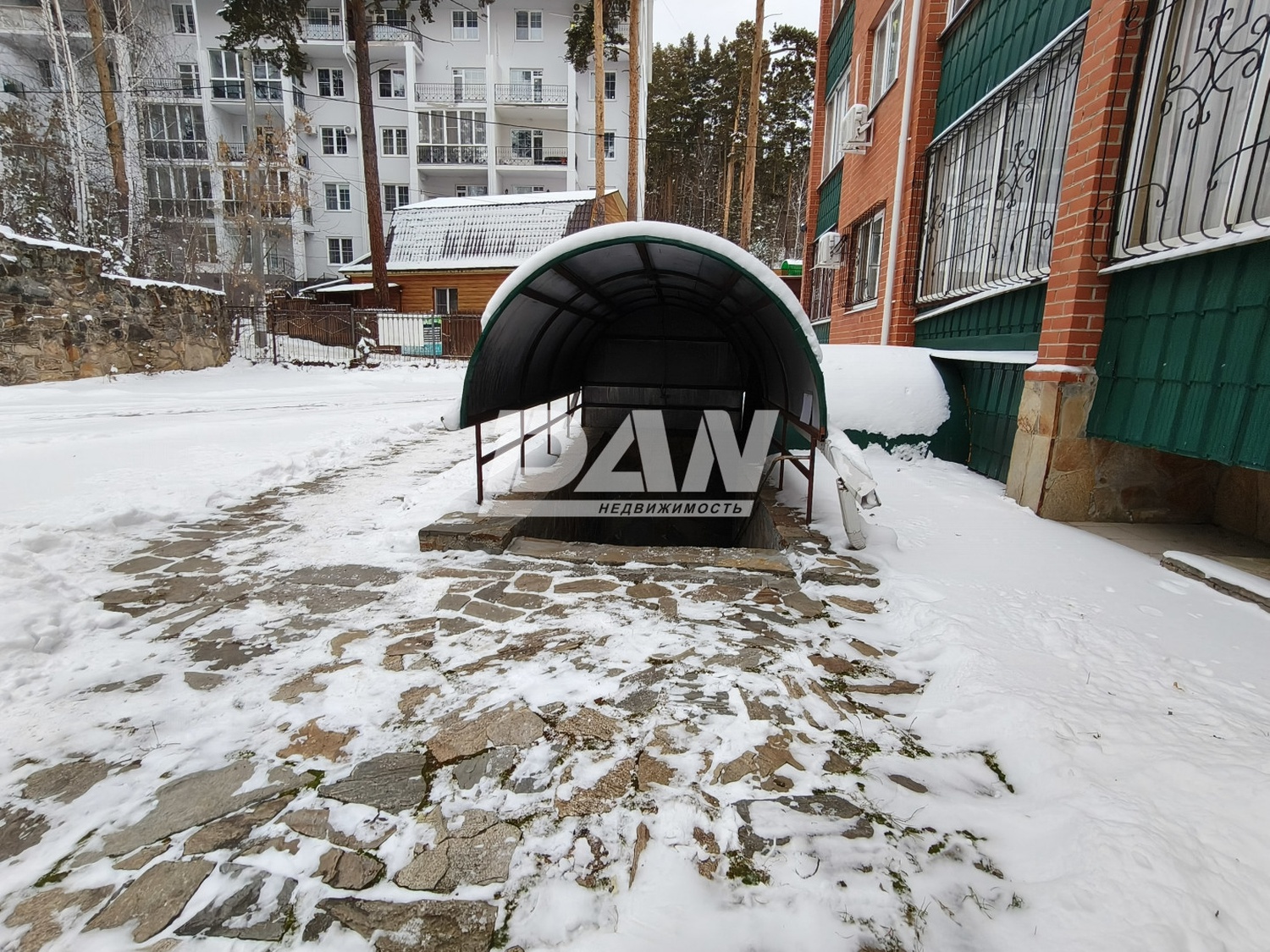 Торговое помещение 283 м²