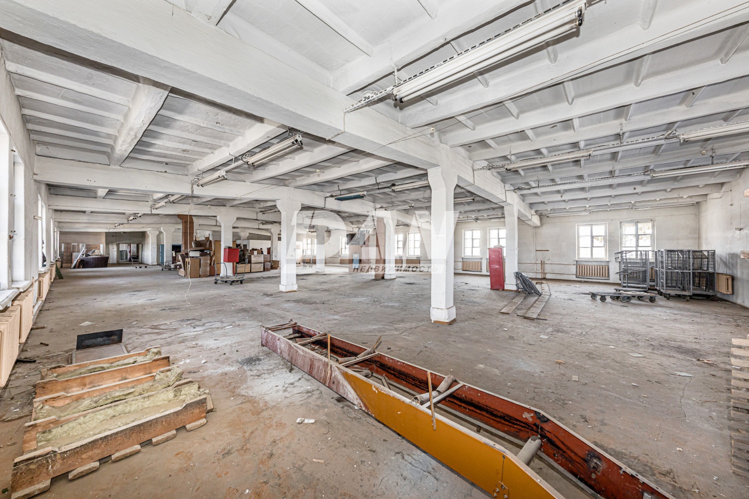 Производственное помещение 2989 м²