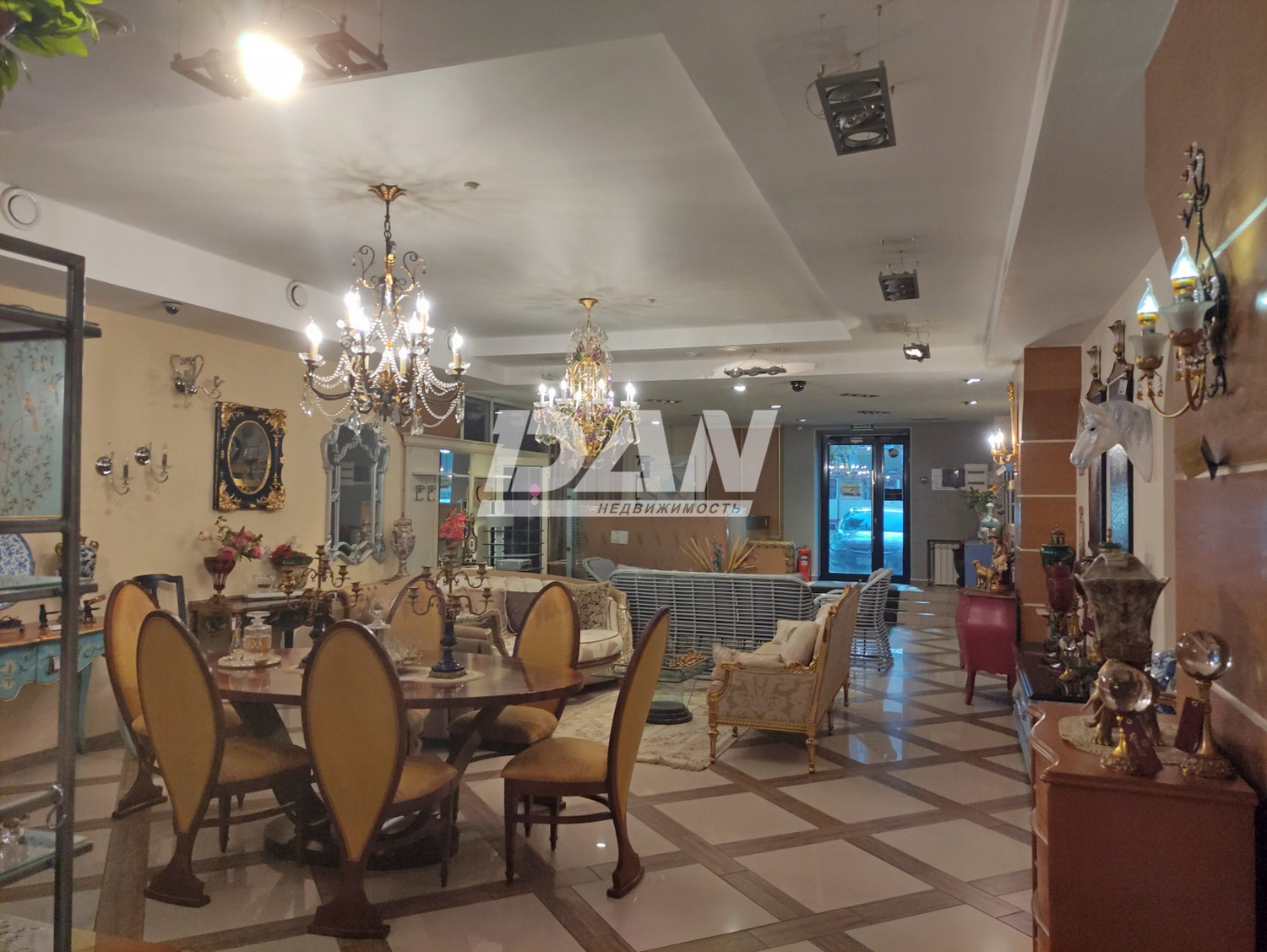 Торговое помещение 337,4 м²