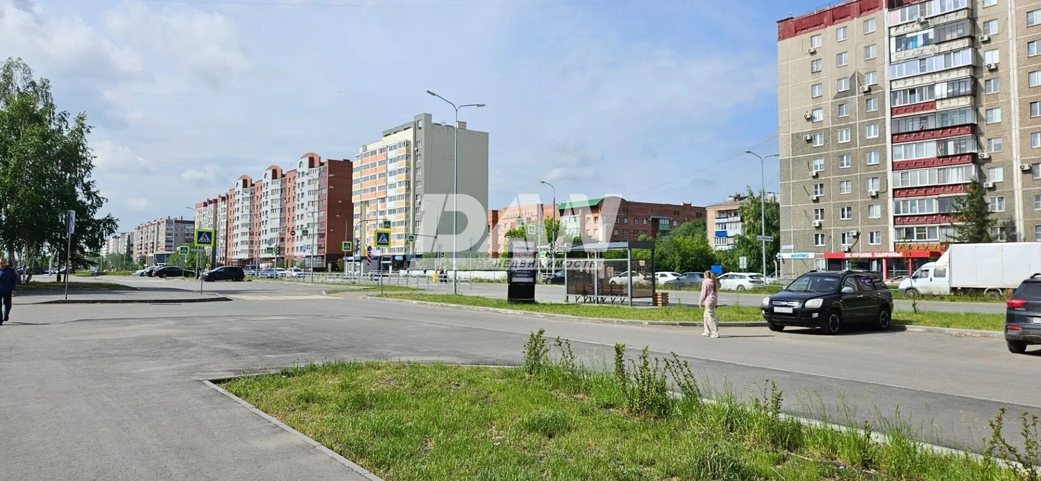 Торговое помещение 556,3 м²