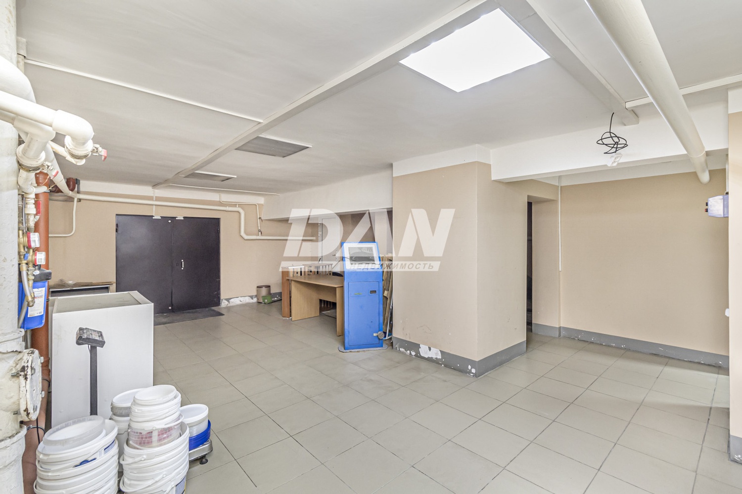 Торговое помещение 372 м²