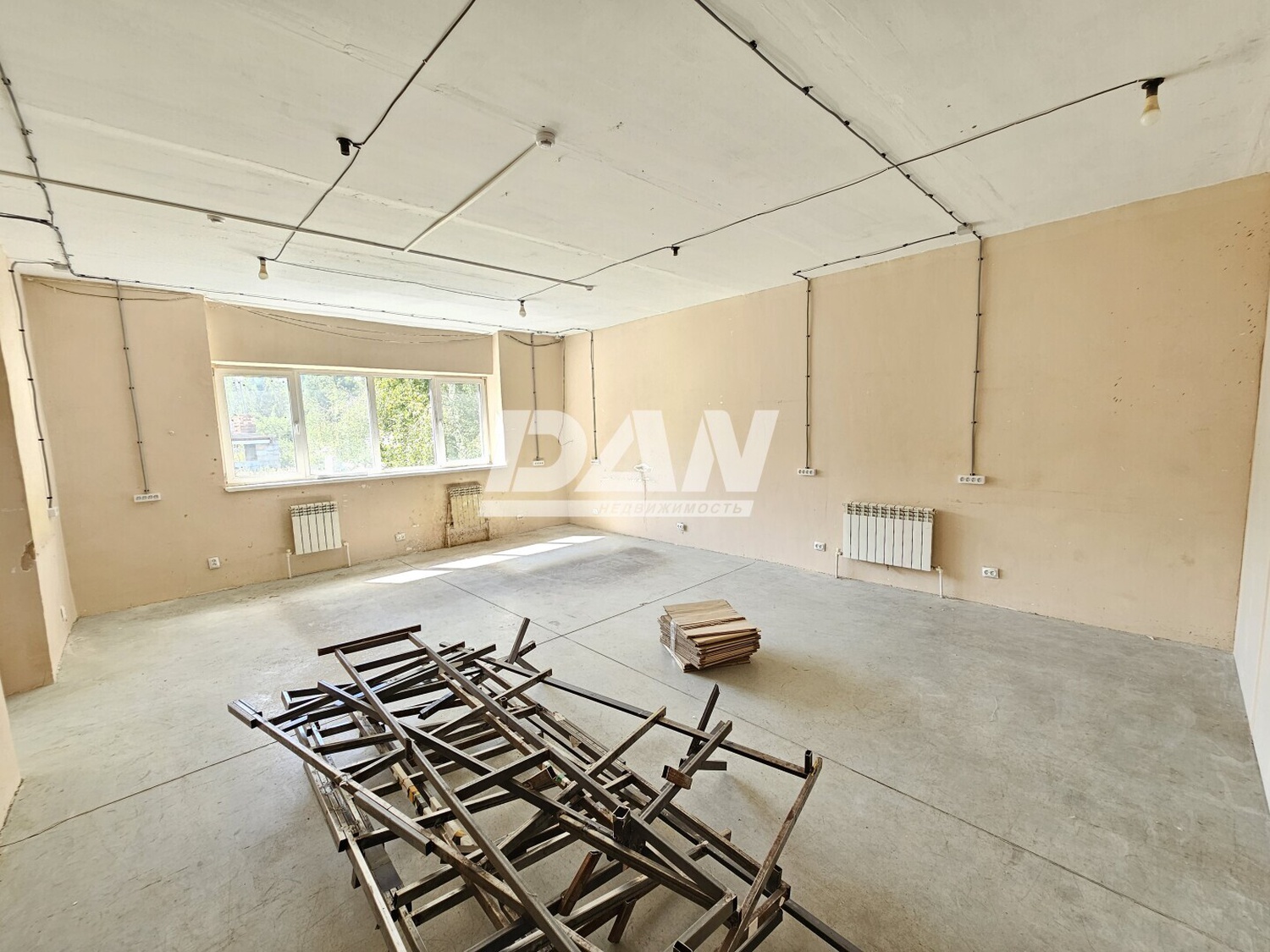 Помещение свободного назначения 330 м²