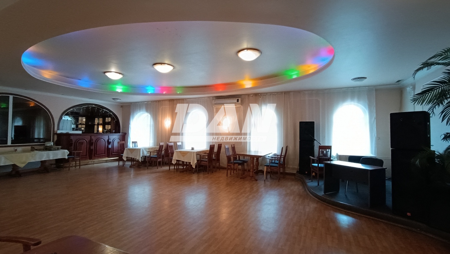 Помещение свободного назначения 587,8 м²