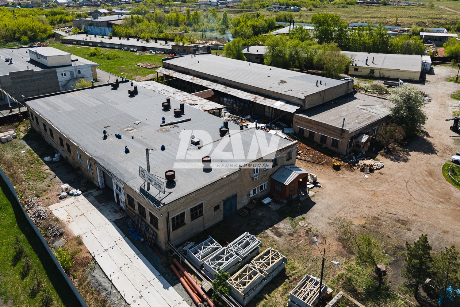 Производственное помещение 1301 м²