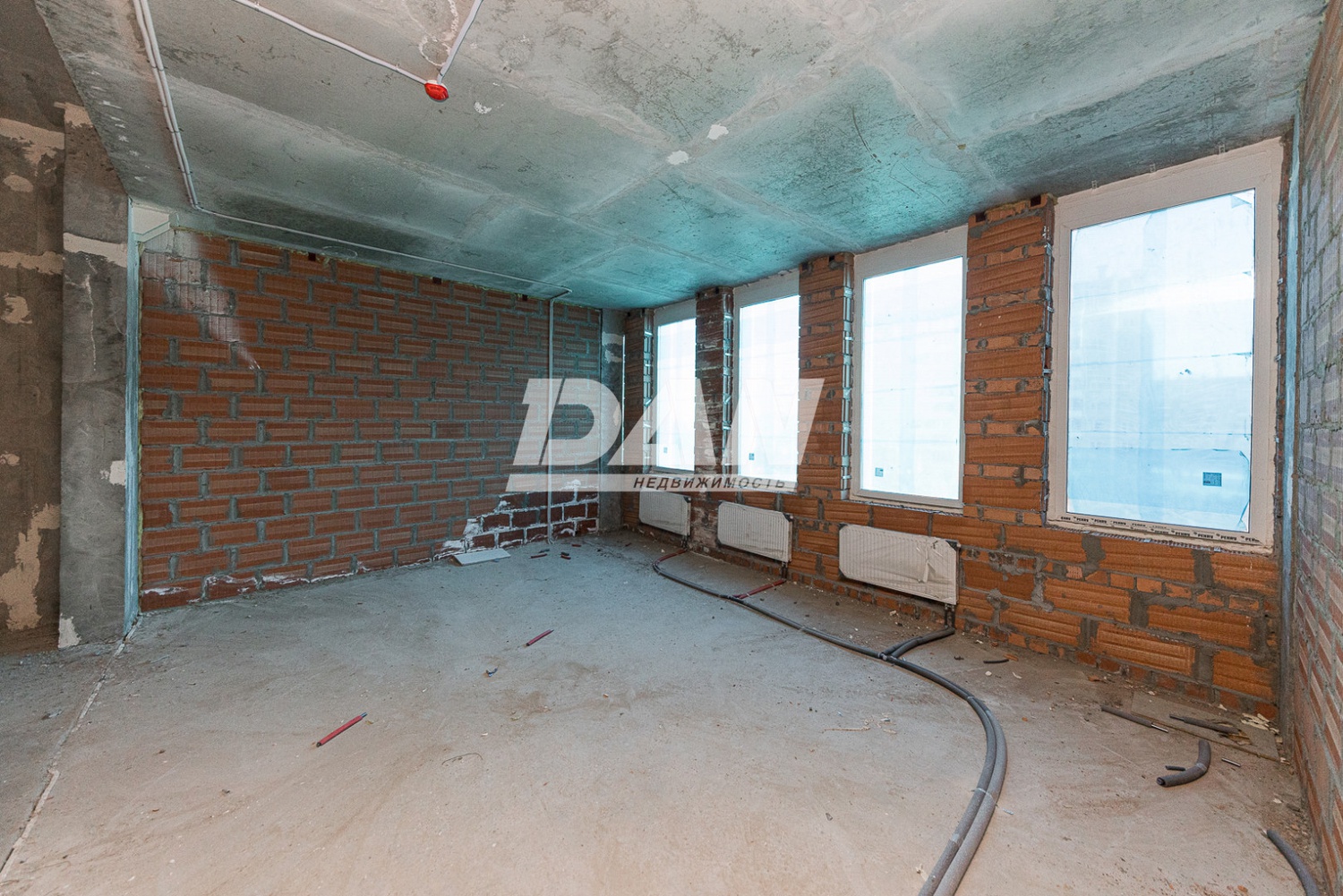 Помещение свободного назначения 327,8 м²